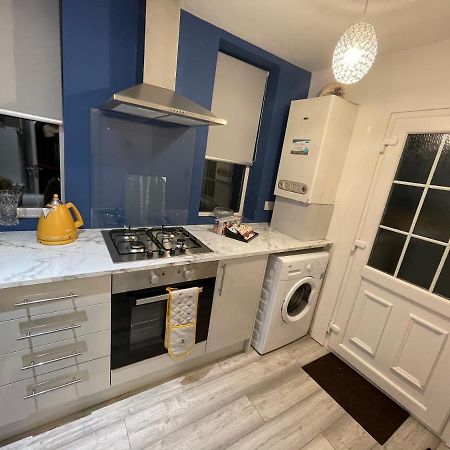 Hla Holytown Apartment Mossend ภายนอก รูปภาพ