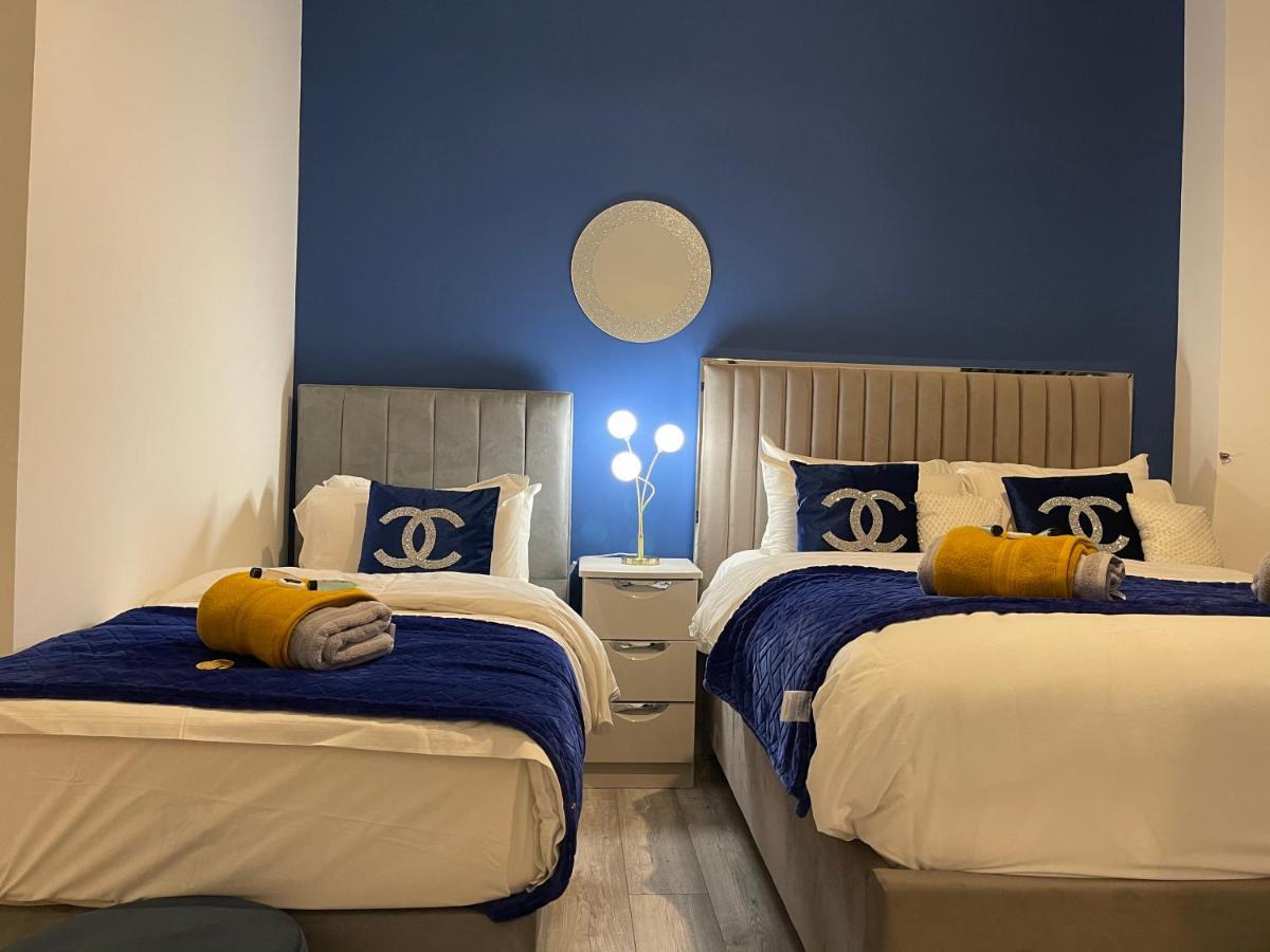 Hla Holytown Apartment Mossend ภายนอก รูปภาพ
