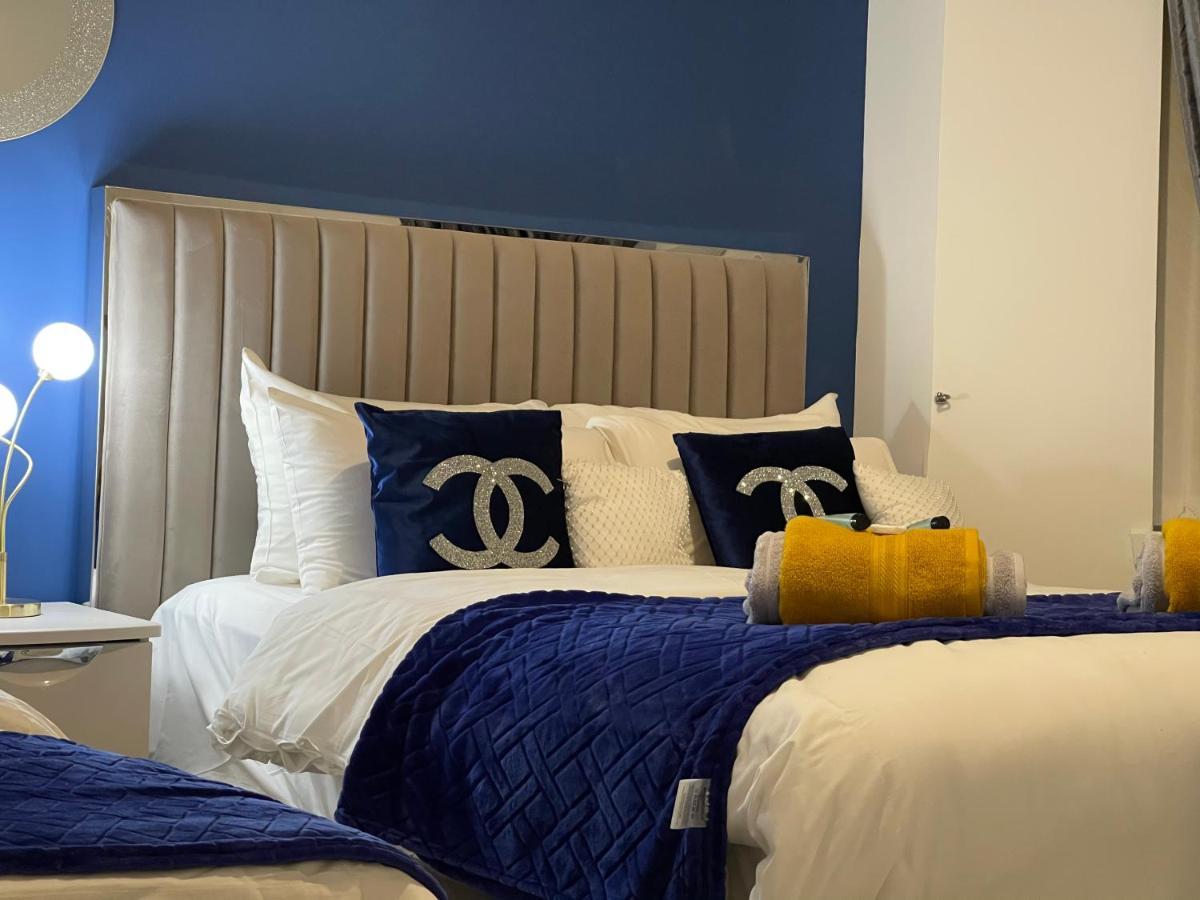 Hla Holytown Apartment Mossend ภายนอก รูปภาพ