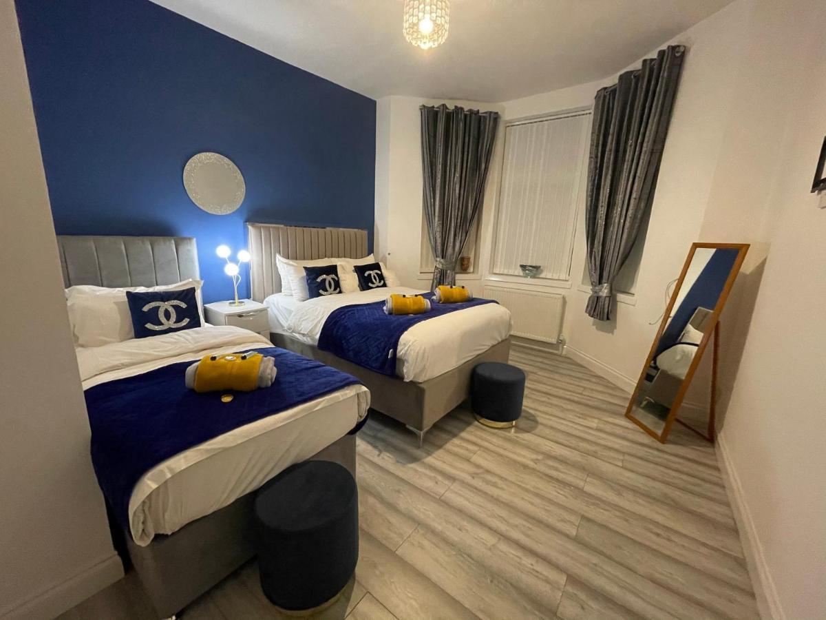 Hla Holytown Apartment Mossend ภายนอก รูปภาพ
