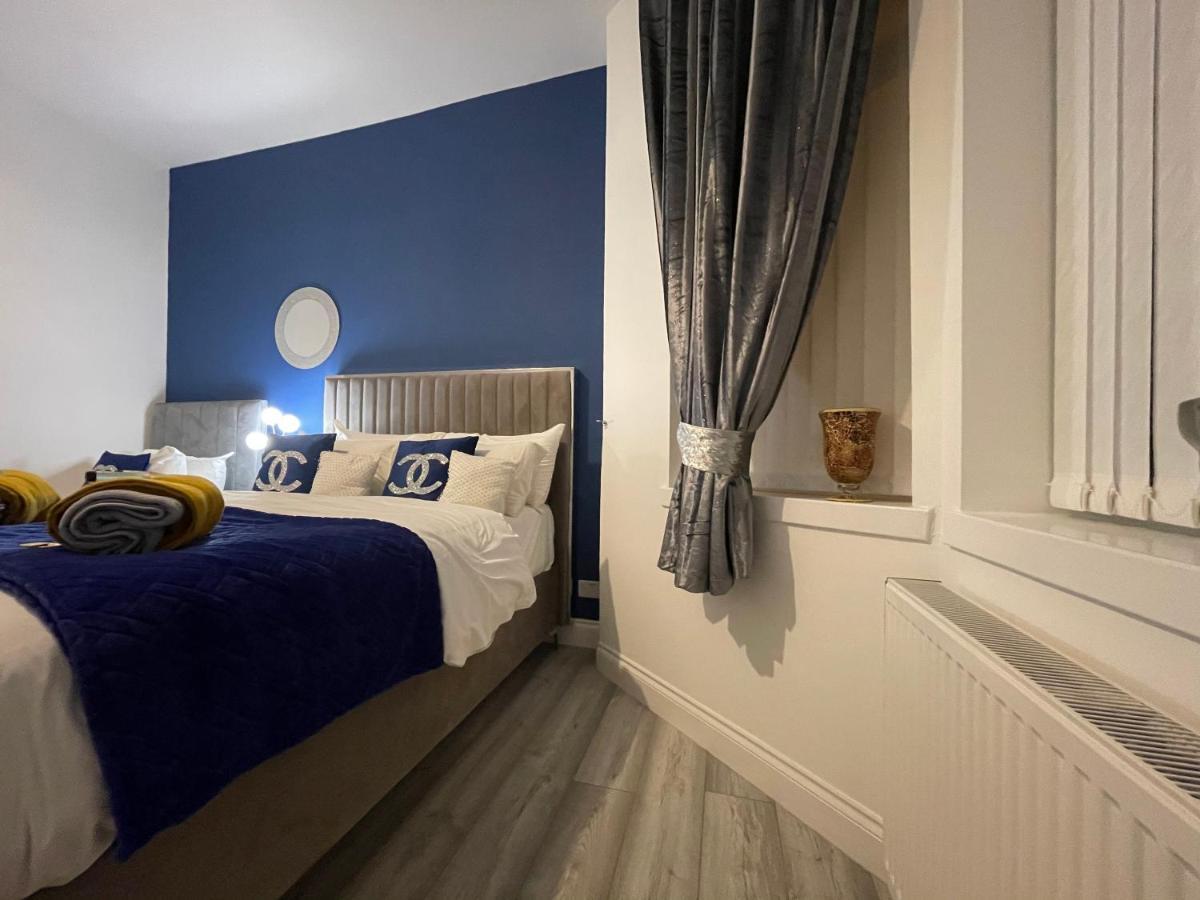 Hla Holytown Apartment Mossend ภายนอก รูปภาพ