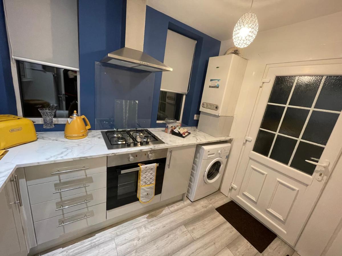 Hla Holytown Apartment Mossend ภายนอก รูปภาพ