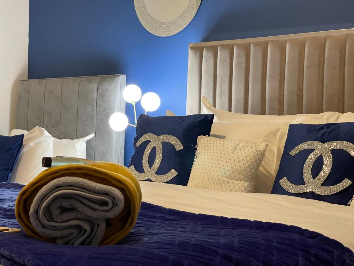 Hla Holytown Apartment Mossend ภายนอก รูปภาพ