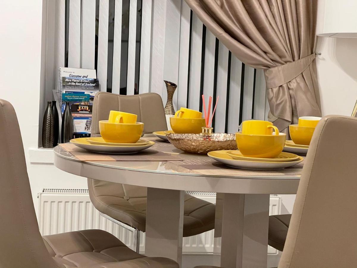 Hla Holytown Apartment Mossend ภายนอก รูปภาพ