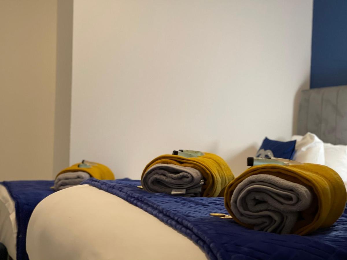 Hla Holytown Apartment Mossend ภายนอก รูปภาพ