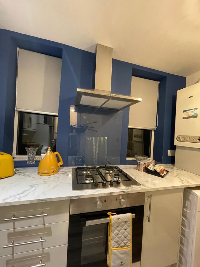 Hla Holytown Apartment Mossend ภายนอก รูปภาพ