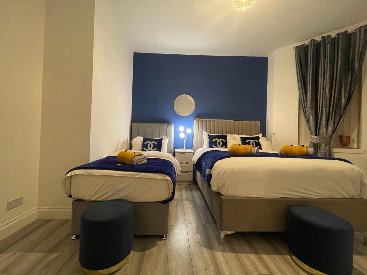 Hla Holytown Apartment Mossend ภายนอก รูปภาพ
