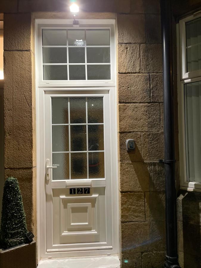 Hla Holytown Apartment Mossend ภายนอก รูปภาพ