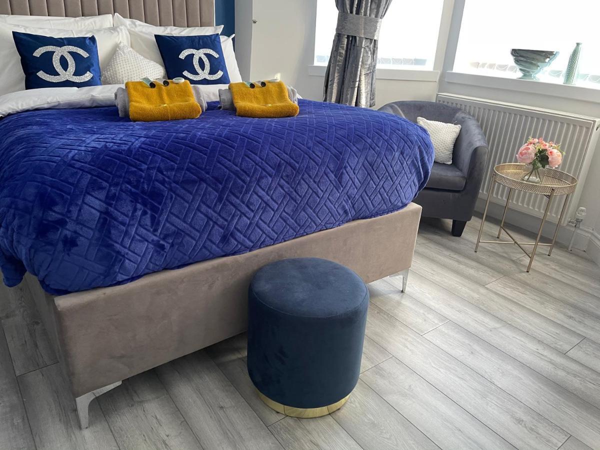 Hla Holytown Apartment Mossend ภายนอก รูปภาพ