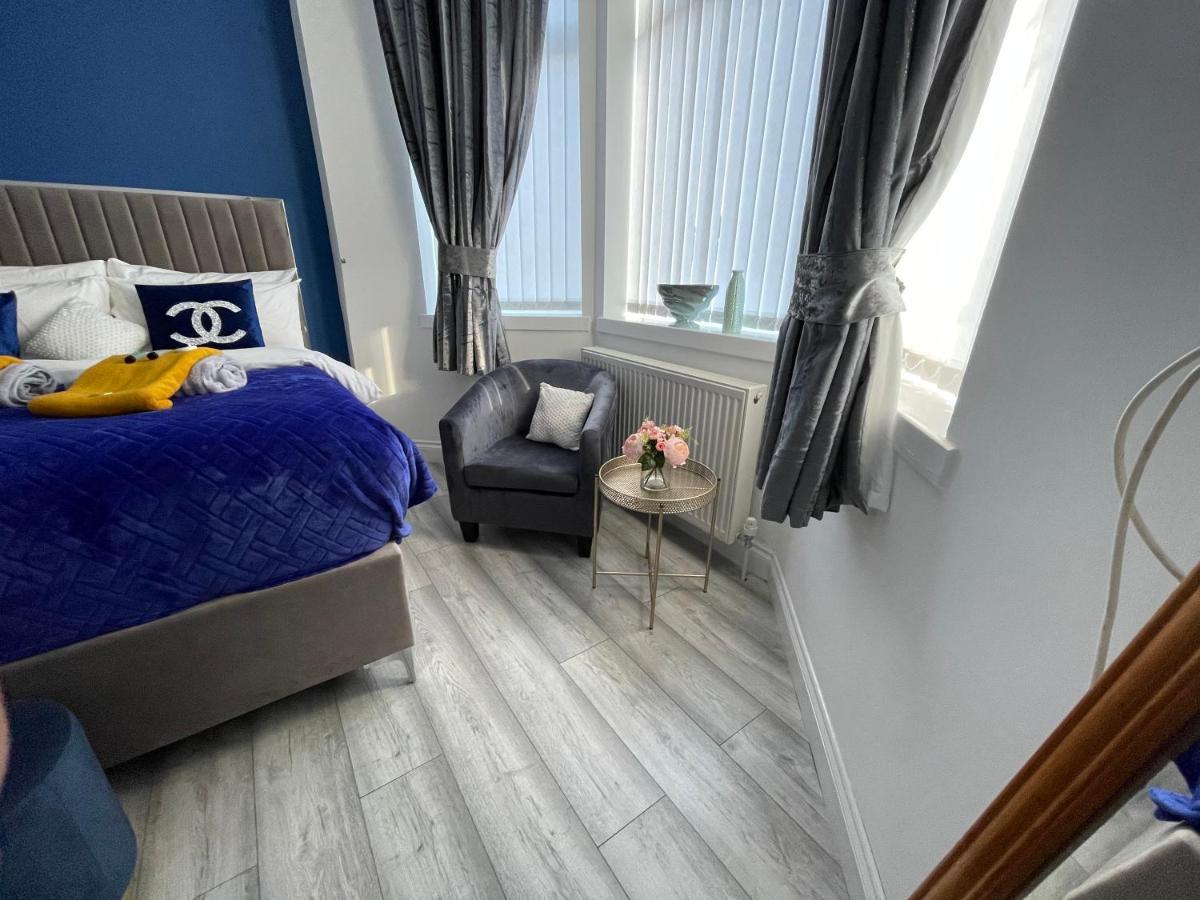 Hla Holytown Apartment Mossend ภายนอก รูปภาพ